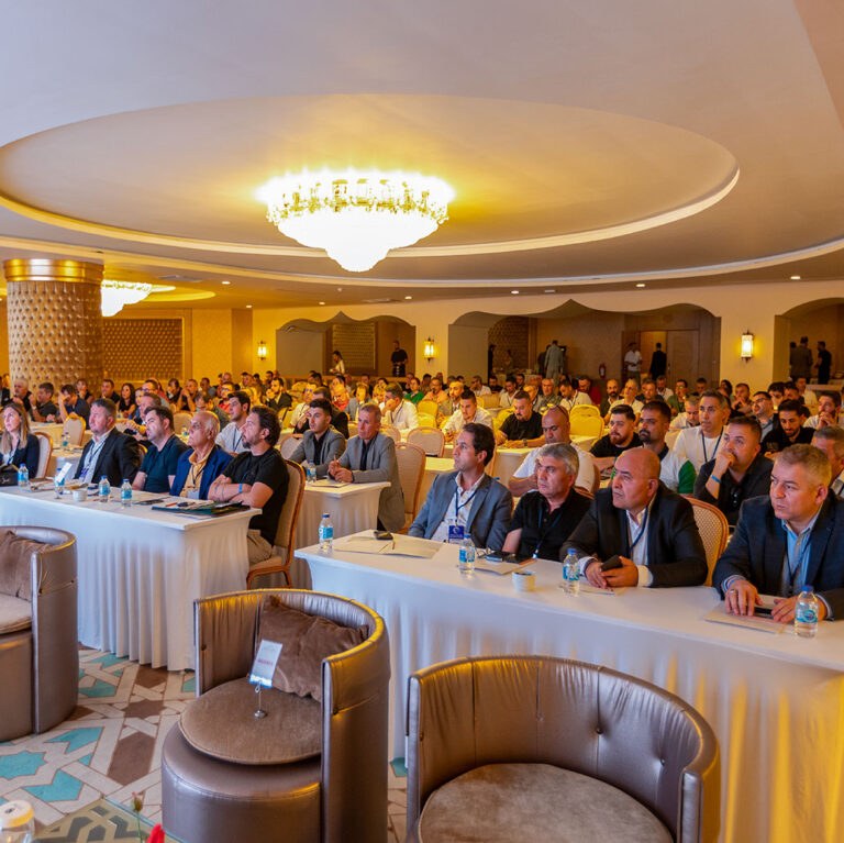 OKSİAD Antalya 2024 istişare toplantısına katılan üyeler